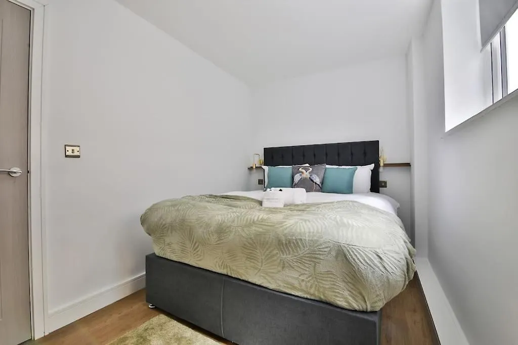 Stunning 2 Bed With Private Parking, Wifi & Coffee Lägenhet Cardiff 0*,