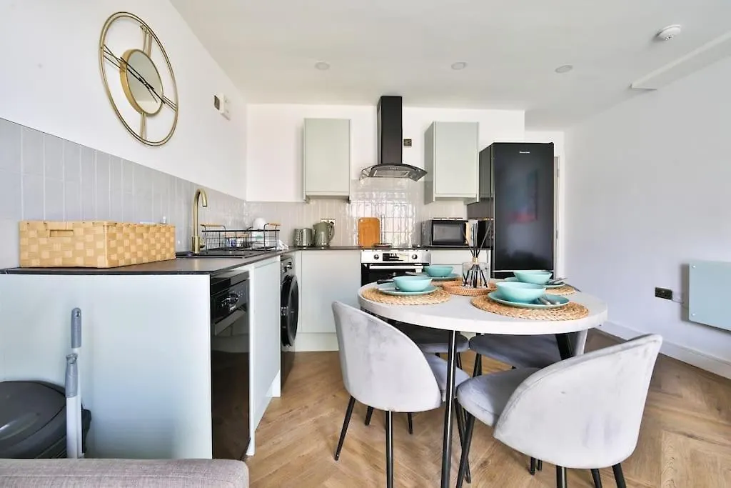 Stunning 2 Bed With Private Parking, Wifi & Coffee Apartment Cardiff 0*,  United Kingdom